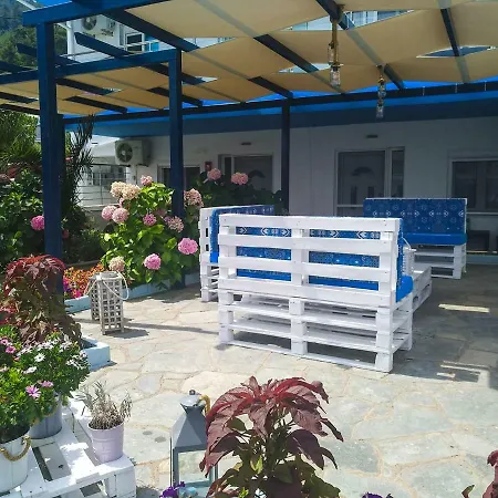Celeste Deluxe Aparthotel